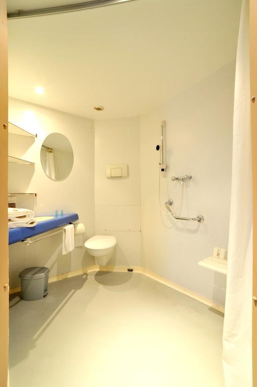 Hotel 4 Saisons Onet-le-Chateau Phòng bức ảnh